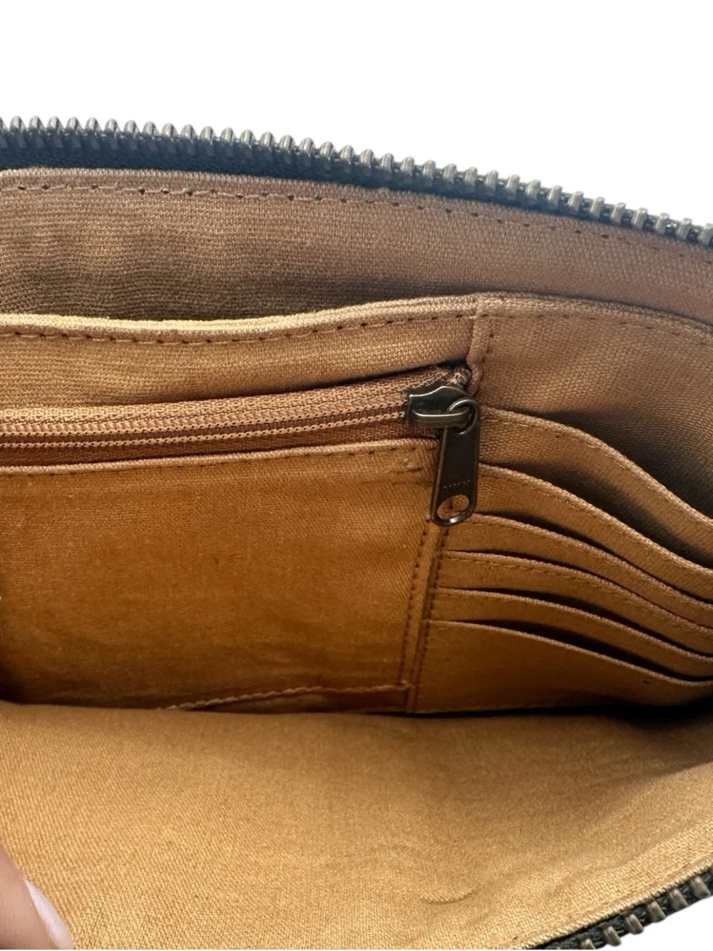 Duluth Trading Company Women's Lifetime Leather Zip Pouch with Wrist Strap Olive